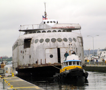 Kalakala Ferry leaves Seattle, March 2004